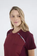 Chaquetilla Mujer Comfy Bordo ARCIEL con MICROPERFORADO SPANDEX - Imagen 3