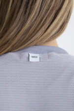 Chaquetilla Mujer Comfy Gris ARCIEL con MICROPERFORADO SPANDEX - Image 4