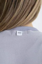 Chaquetilla Mujer Comfy Gris ARCIEL con MICROPERFORADO SPANDEX - Imagen 4